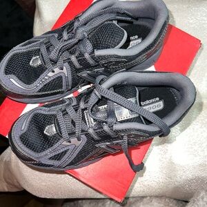 New Balance Black and Gray Sneakers